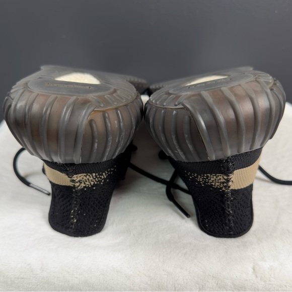 Yeezy Boost 350 V2 ‘Green’ – Size 10.5 - Picture 8 of 16